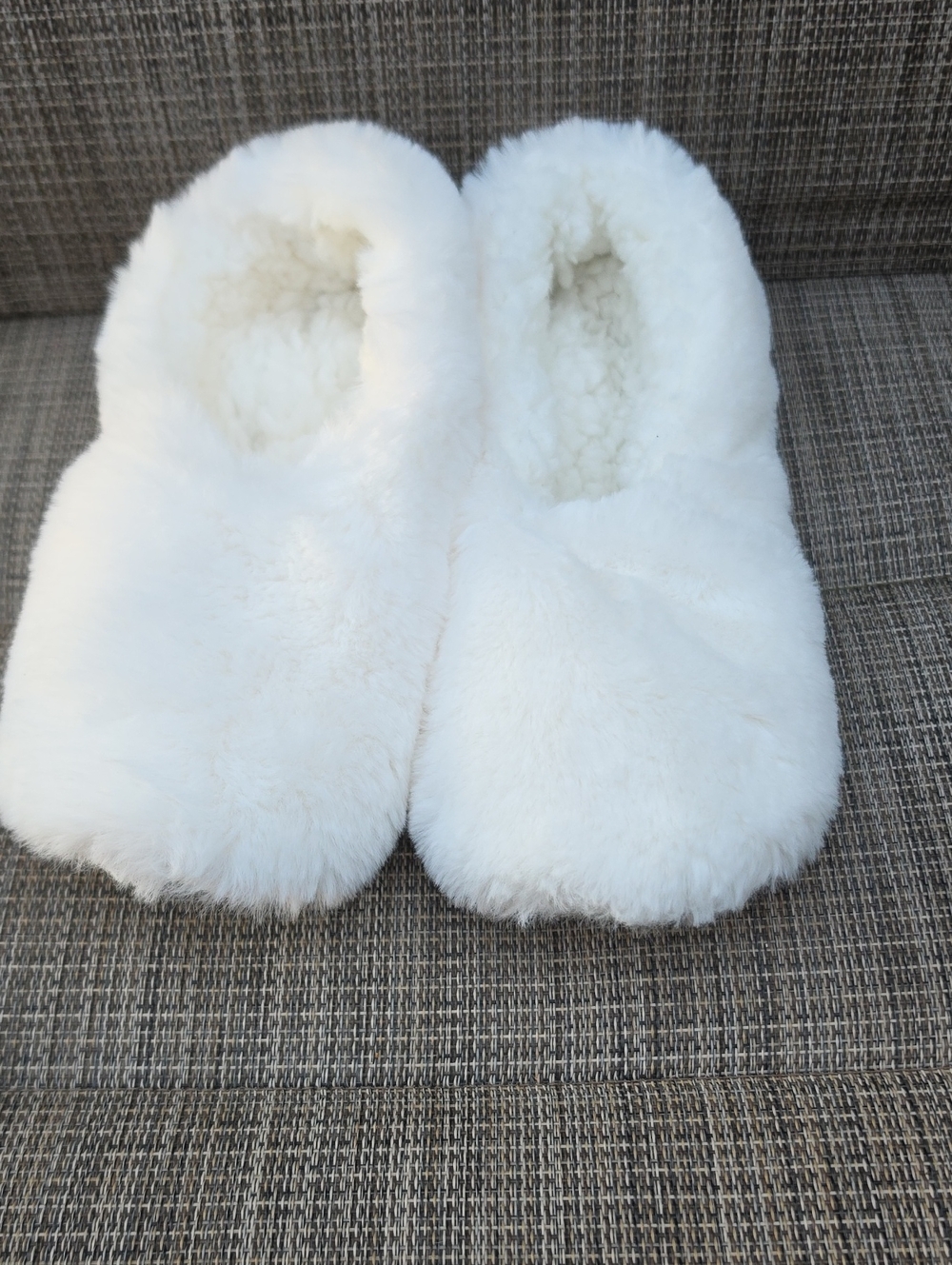 FAUX FUR SLIPPERS